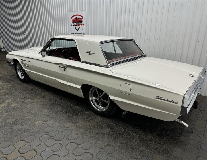 Ford Thunderbird Kupé 6,4 l 224 kw