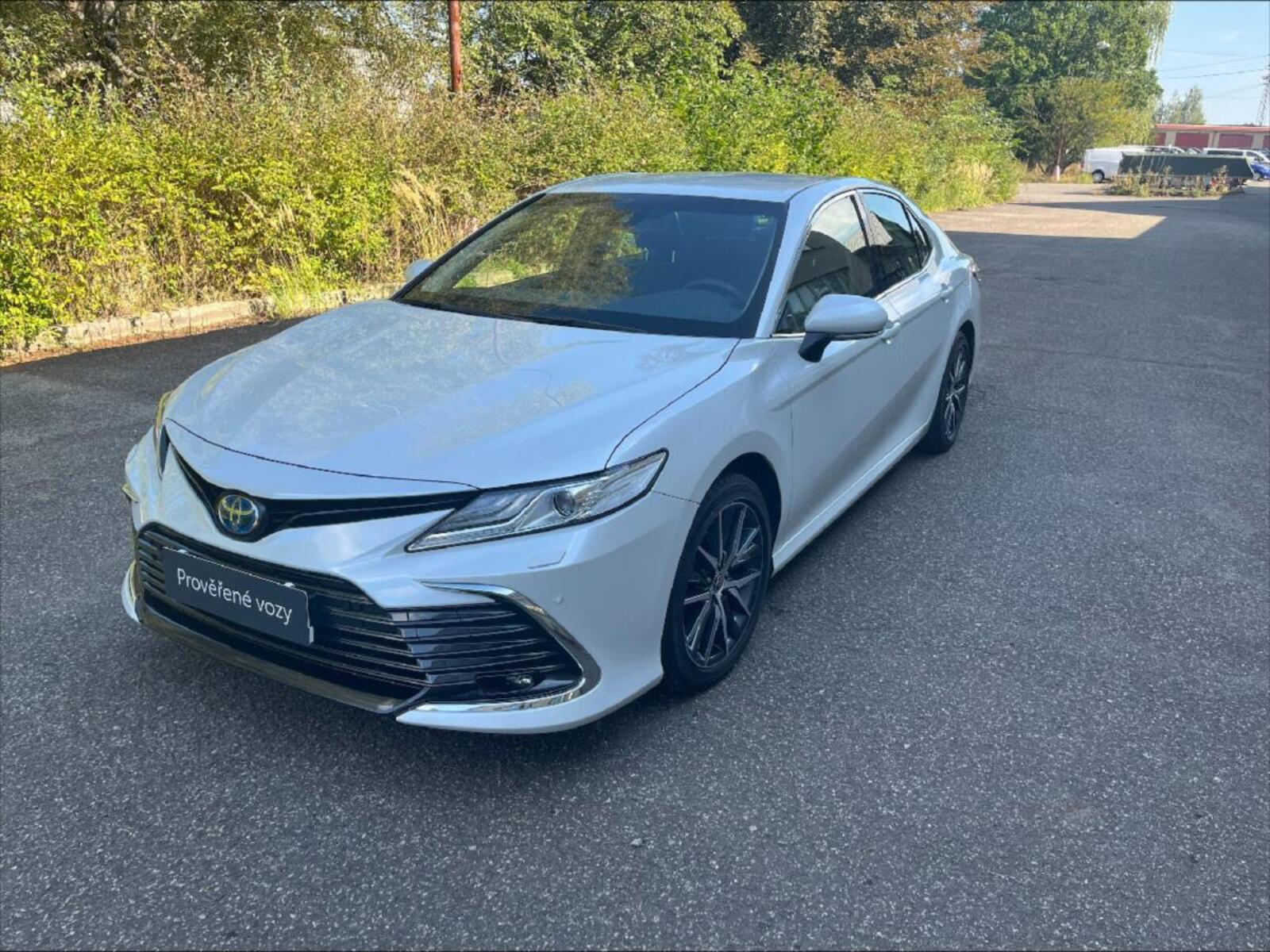 Toyota Camry 6