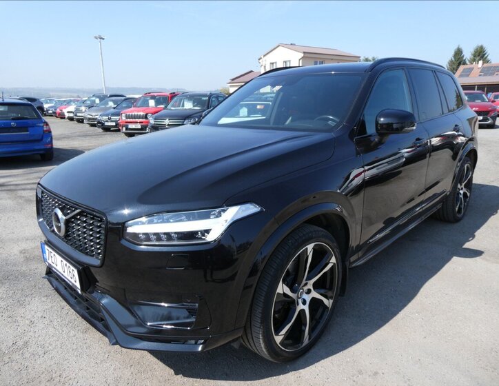 Volvo XC90 SUV / Terénní 2,0 l 228 kw