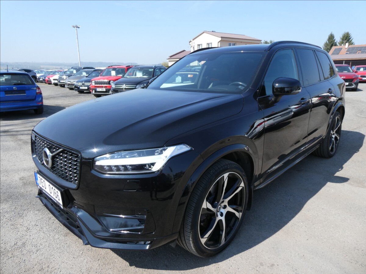 Volvo XC90 SUV / Terénní 2,0 l 228 kw