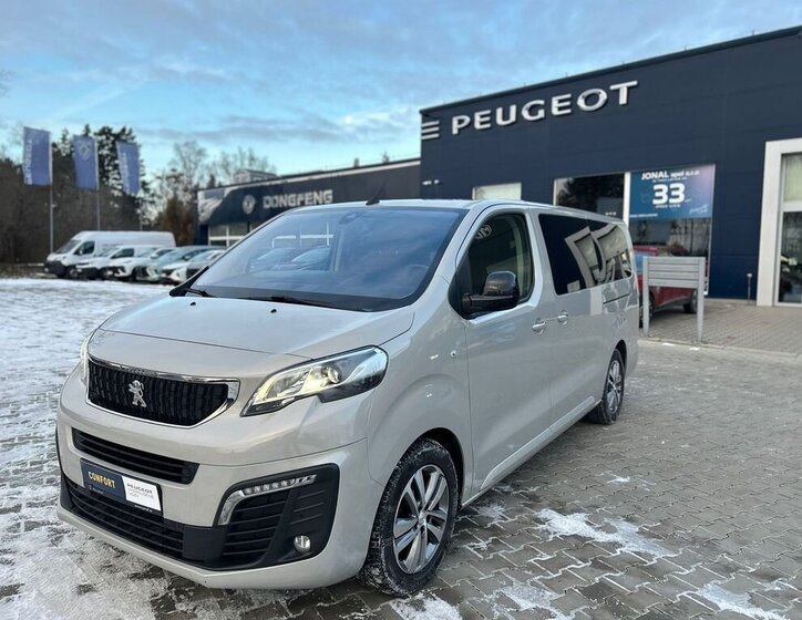 Peugeot Traveller 1