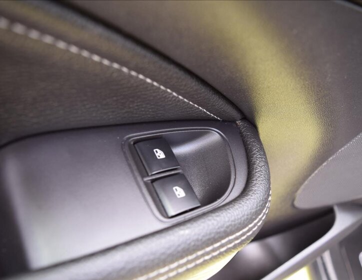 Opel Adam Hatchback 999,0 66 kw