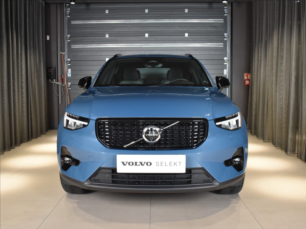Volvo XC40 SUV / Terénní 2,0 l 120 kw