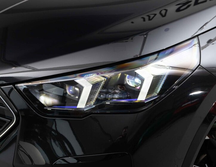 BMW X2 SUV 2,0 l 221 kw