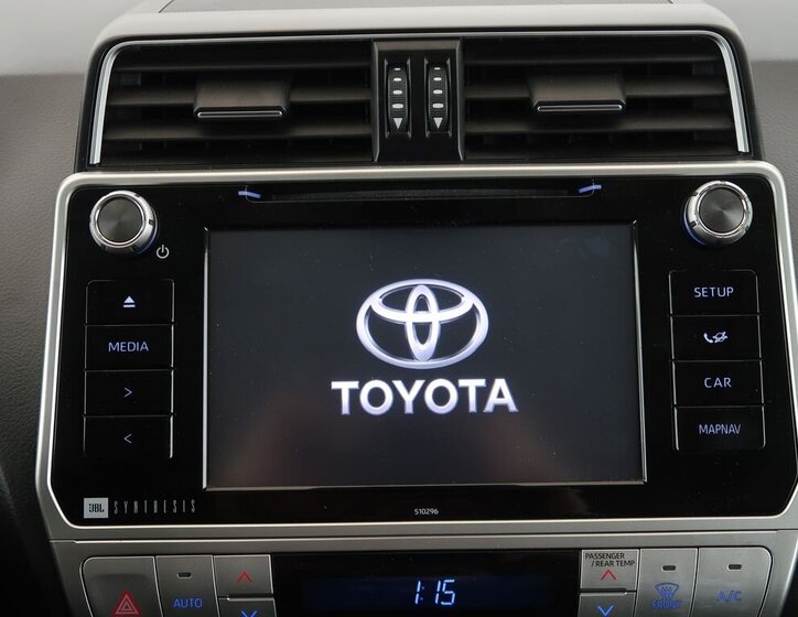 Toyota Land Cruiser 16