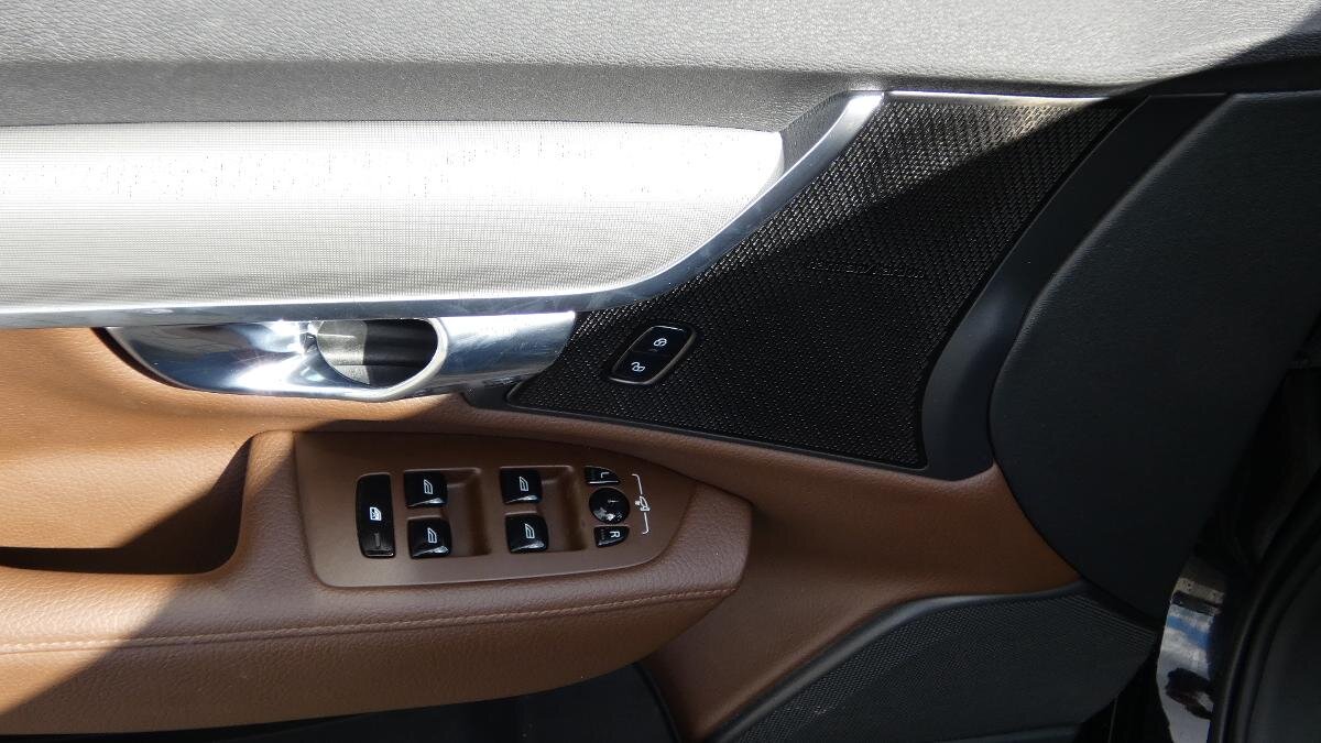 Volvo S90 Sedan / Limuzína 2,0 l 173 kw