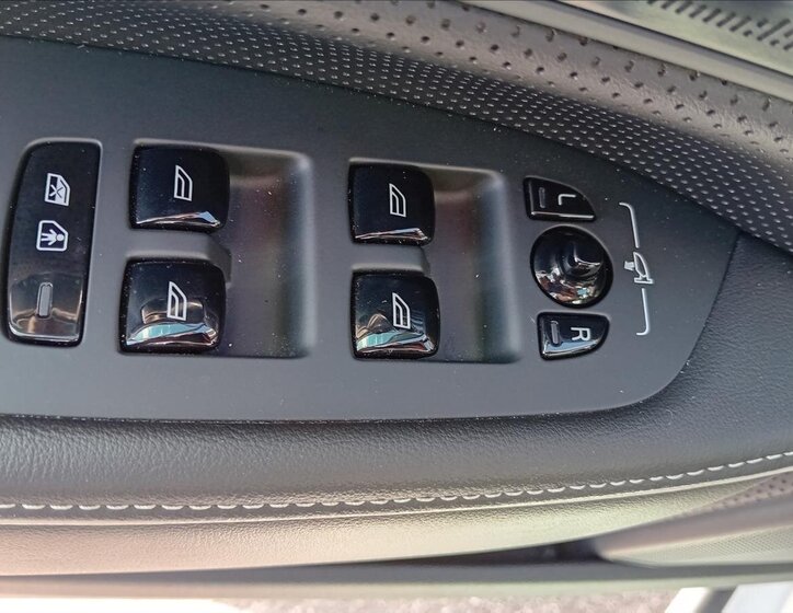 Volvo S90 Sedan 2,0 l 173 kw