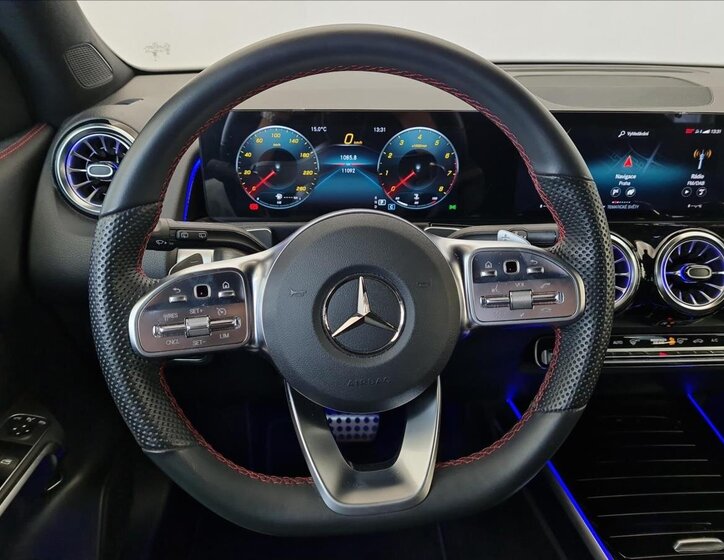 Mercedes-Benz GLB 10