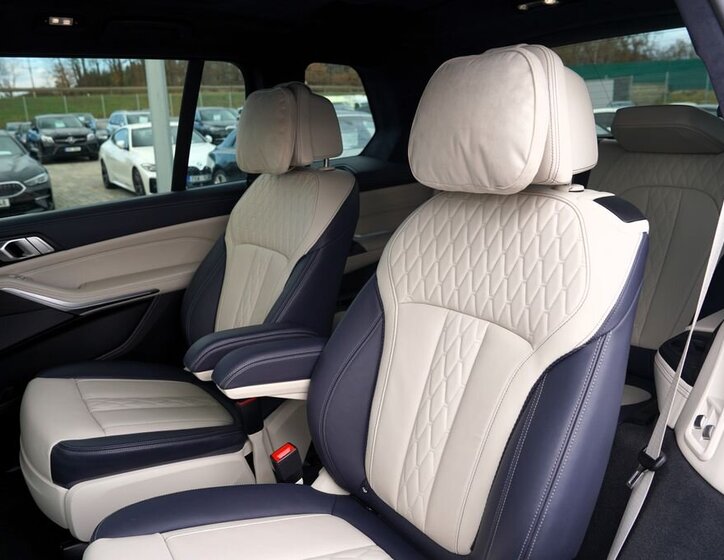 BMW X7 SUV / Terénní 3,0 l 250 kw