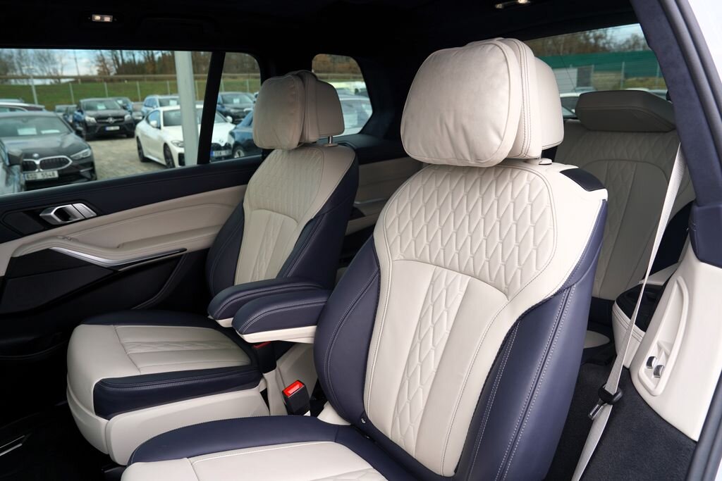 BMW X7 SUV / Terénní 3,0 l 250 kw