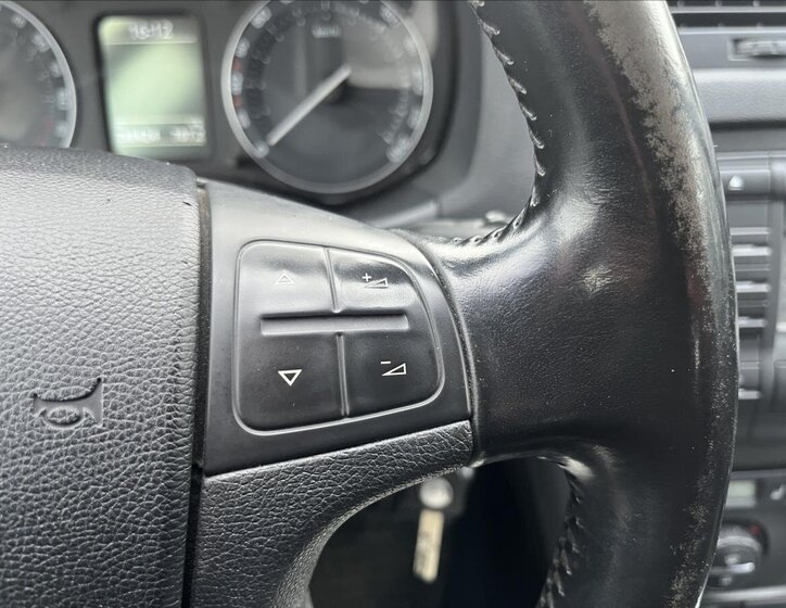 Škoda Octavia Sedan / Limuzína 1,6 l 75 kw