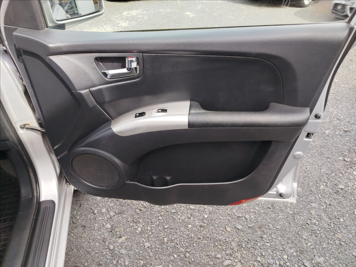 KIA Sportage SUV / Terénní 2,0 l 103 kw