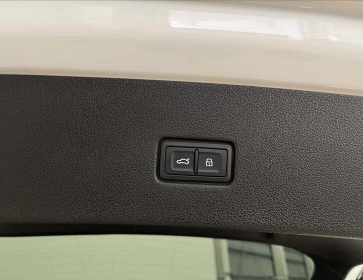 Audi Q8 SUV 3,0 l 210 kw