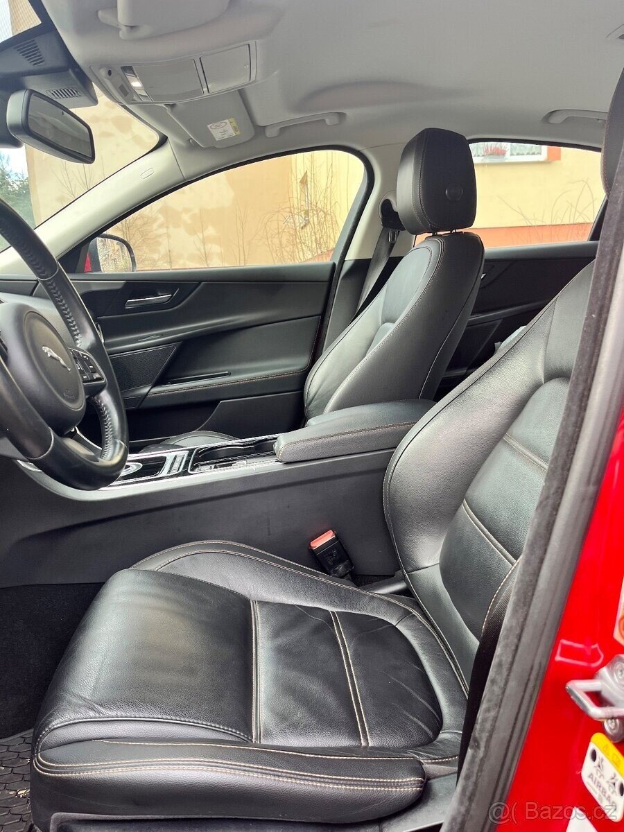 Jaguar XE Sedan / Limuzína 0,0 0