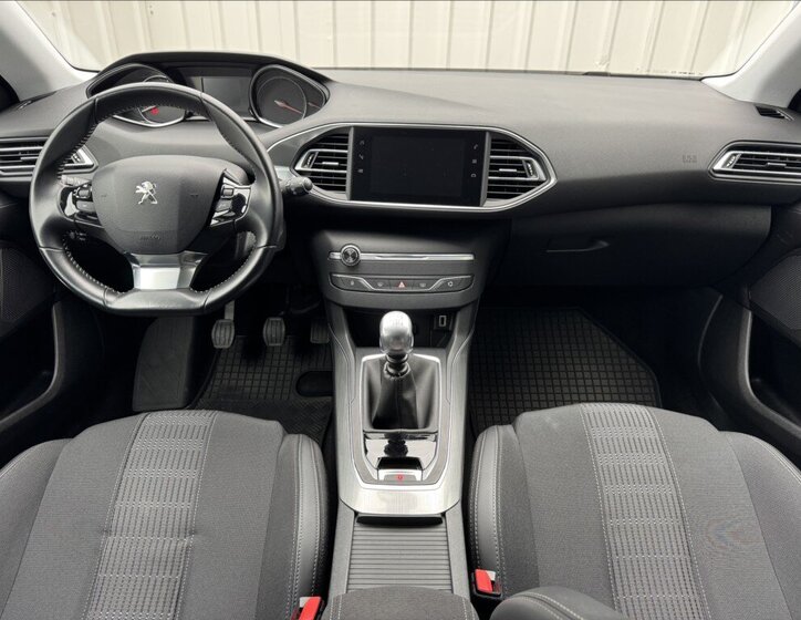 Peugeot 308 Kombi 1,5 l 96 kw