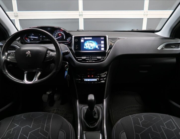Peugeot 2008 SUV / Terénní 1,2 l 81 kw
