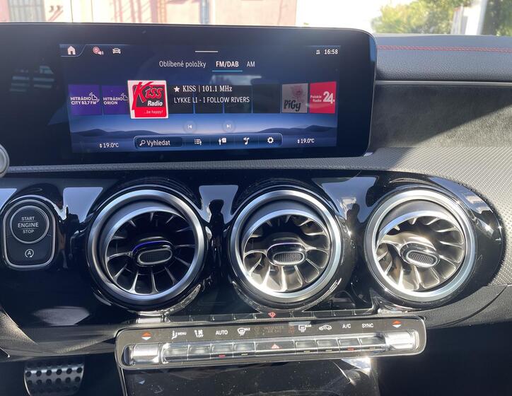 Mercedes-Benz CLA 11