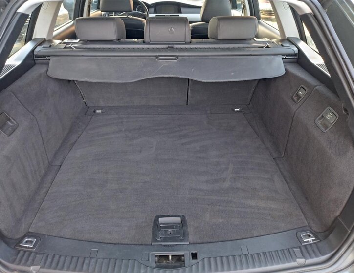 BMW Řada 5 Kombi 2,5 l 130 kw