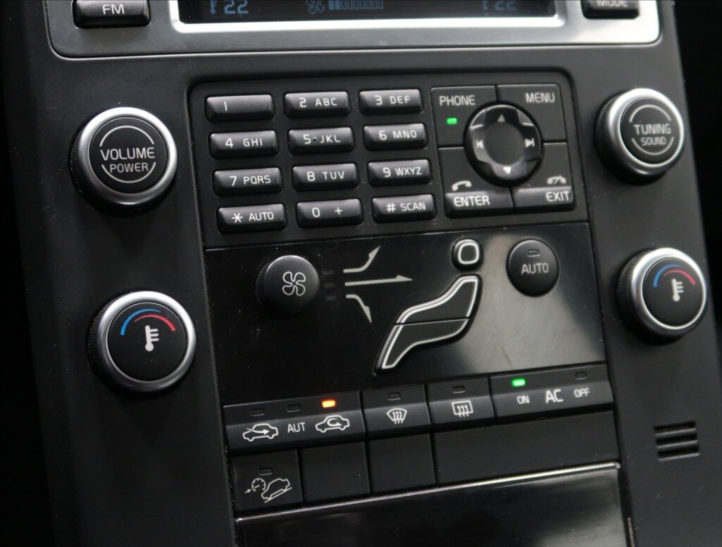 Volvo XC70 Kombi 2,4 l 136 kw