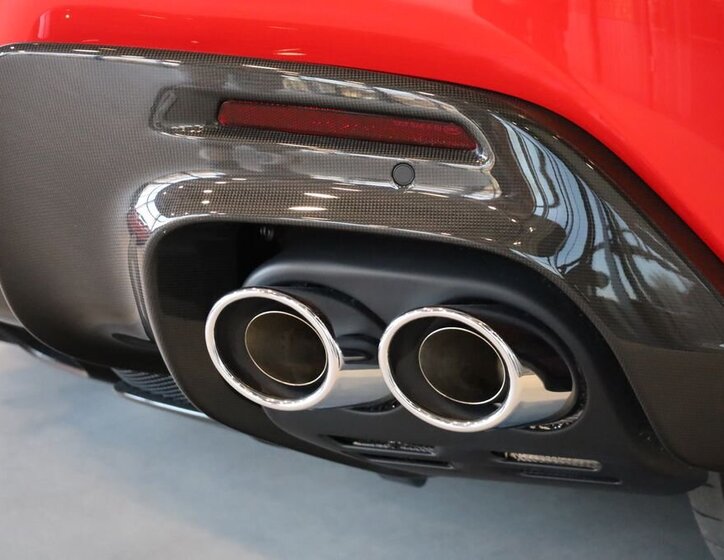 Ferrari Ostatní SUV / Terénní 6,5 l 533 kw