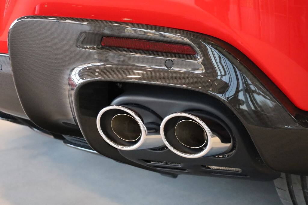 Ferrari Ostatní SUV / Terénní 6,5 l 533 kw