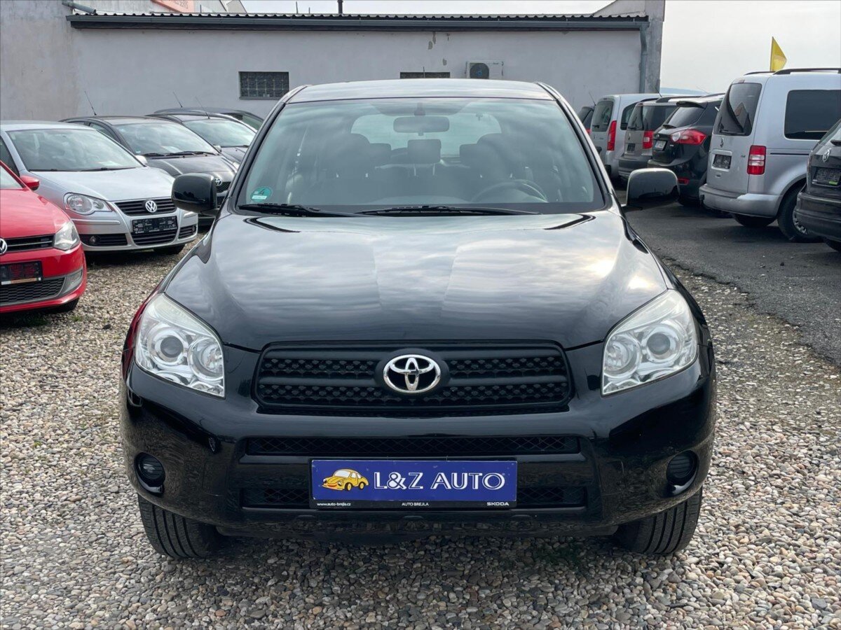 Toyota RAV4 SUV / Terénní 2,0 l 112 kw