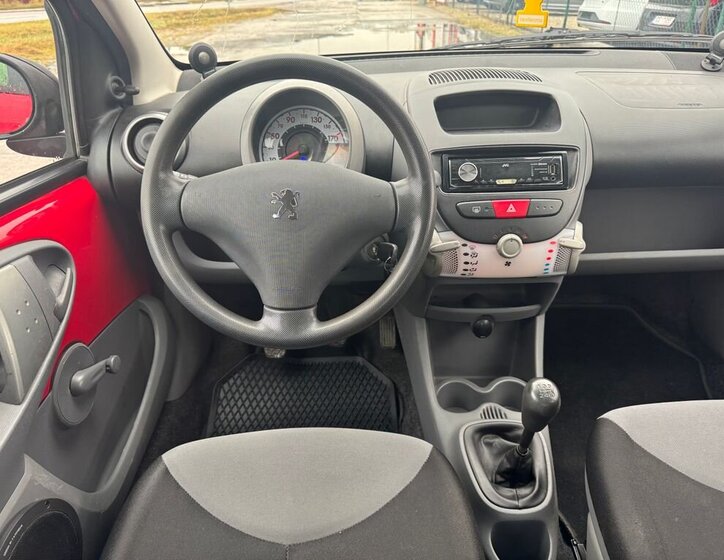 Peugeot 107 Hatchback 998,0 50 kw