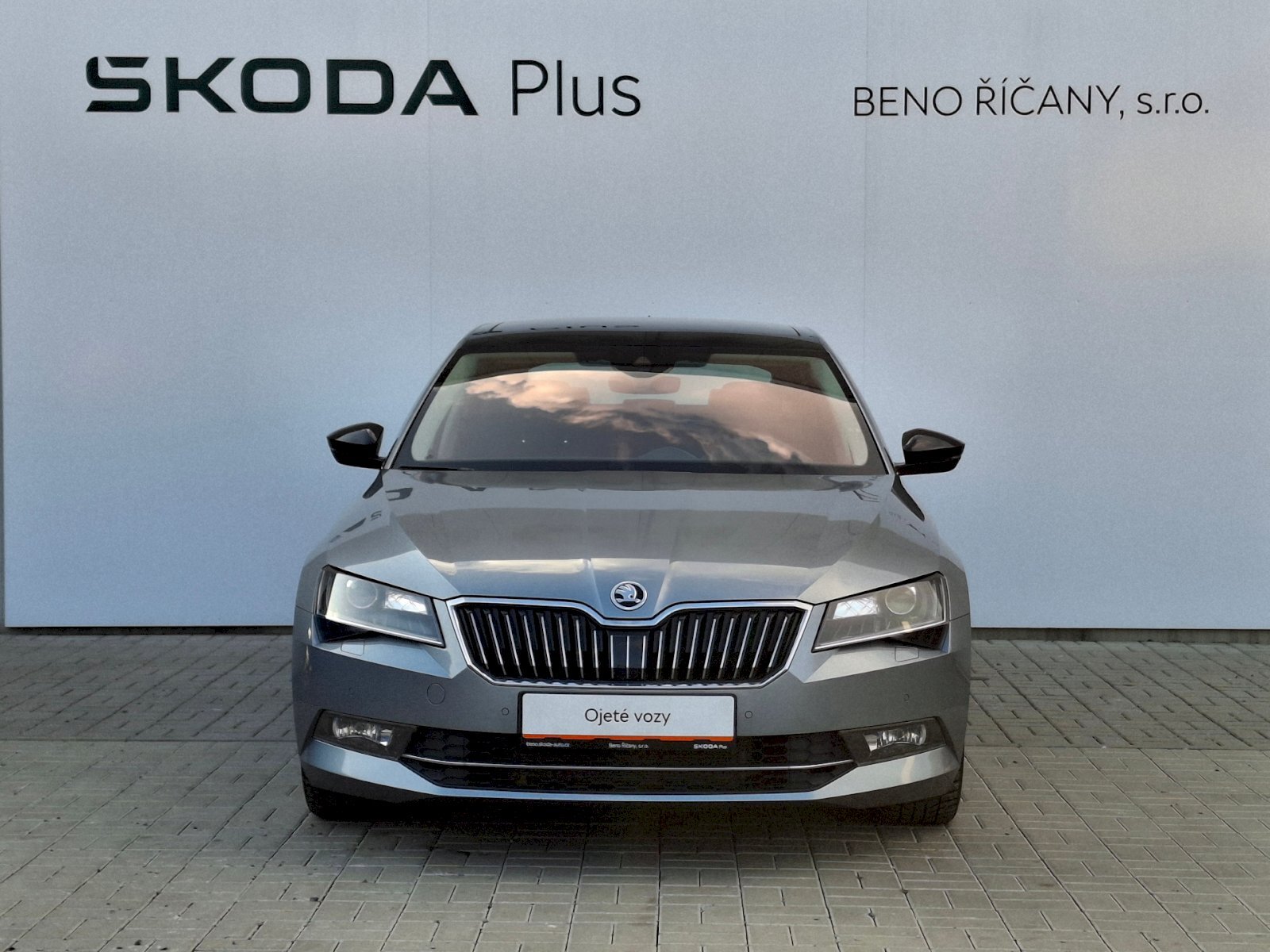 Škoda Superb Sedan / Limuzína 2,0 l 140 kw