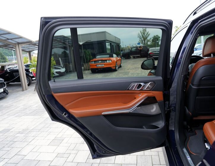 BMW X7 21