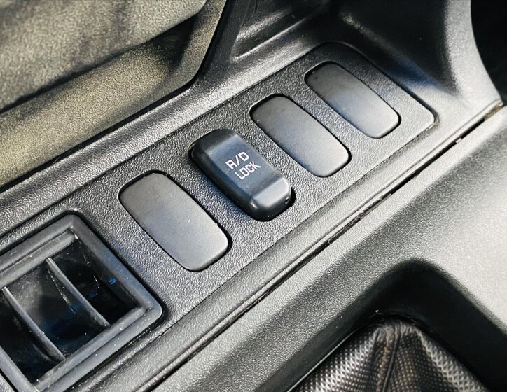 Mitsubishi Pajero SUV / Terénní 2,5 l 85 kw