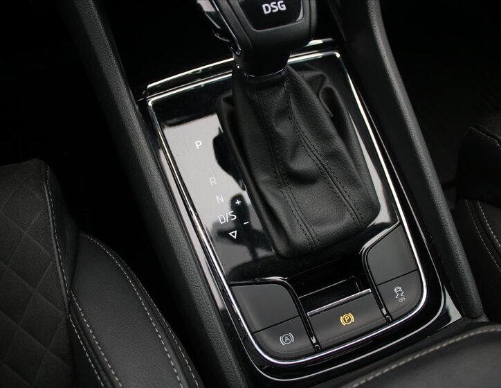 Škoda Karoq SUV 1,5 l 110 kw