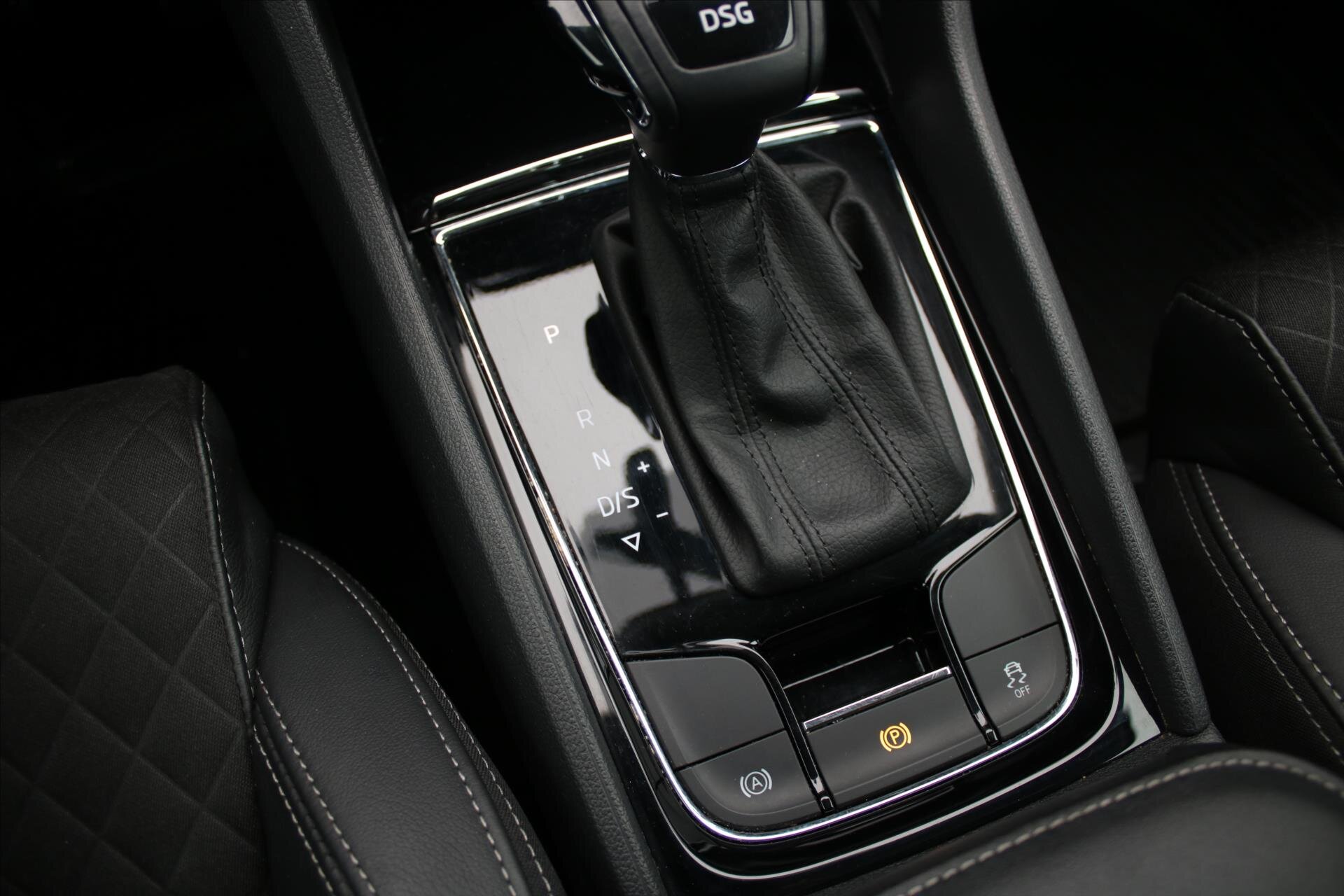 Škoda Karoq SUV 1,5 l 110 kw