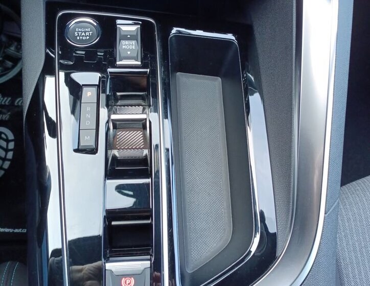 Peugeot 5008 SUV / Terénní 1,5 l 96 kw