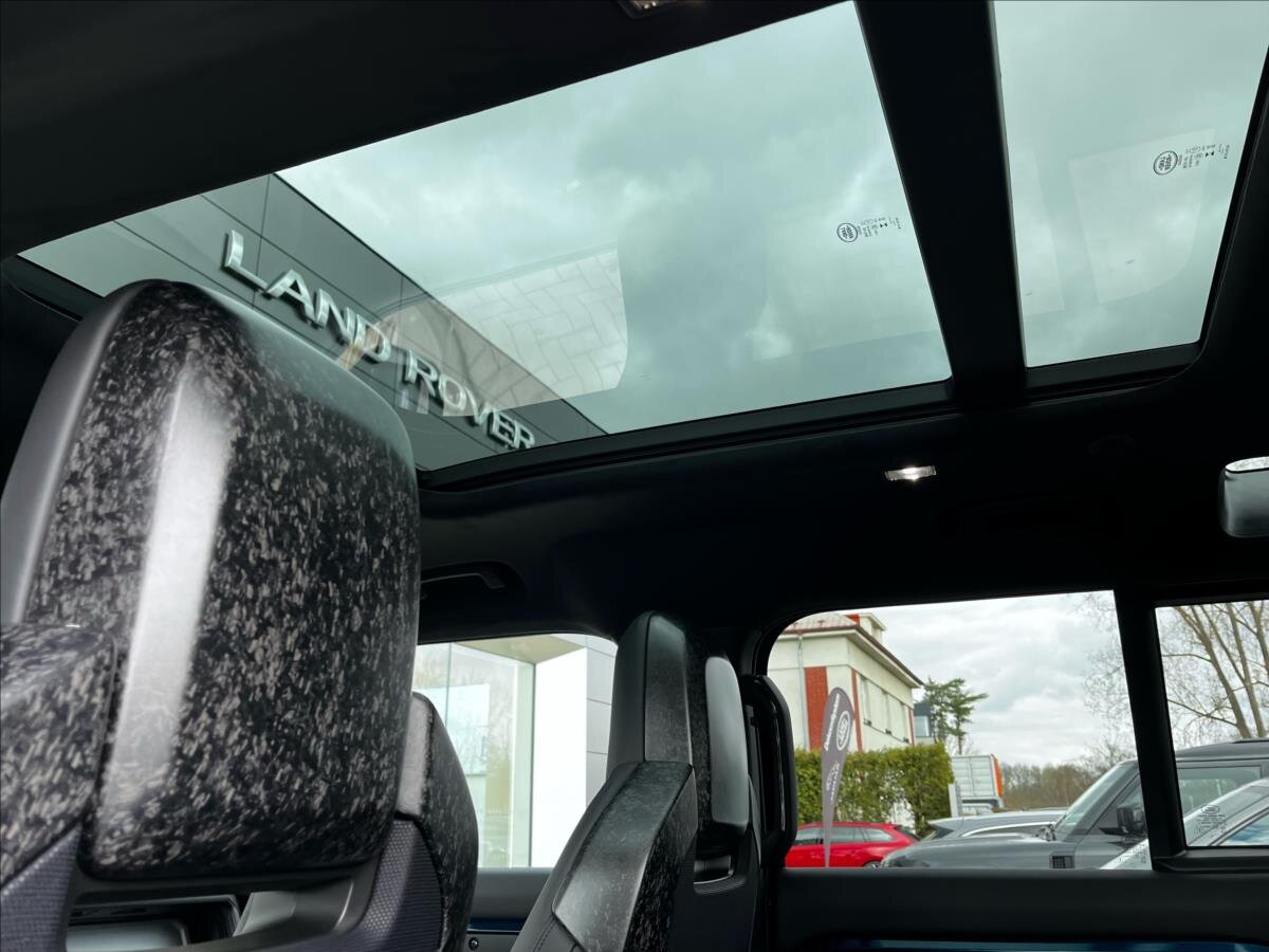 Land Rover Defender SUV / Terénní 4,4 l 467 kw