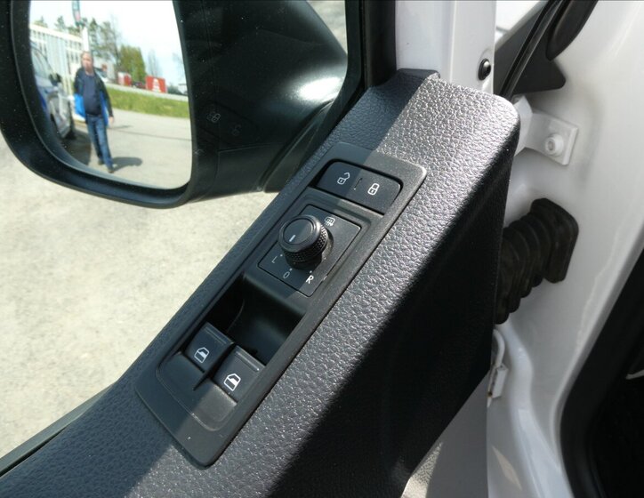 Volkswagen Transporter Skříň 2,0 l 75 kw
