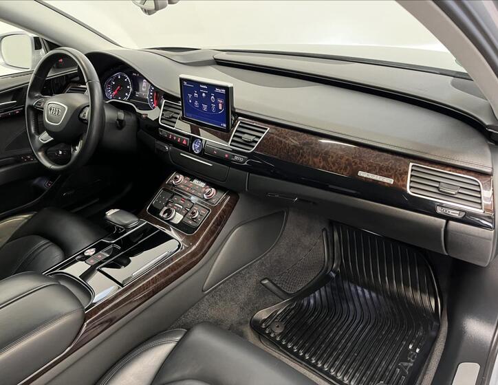 Audi A8 24