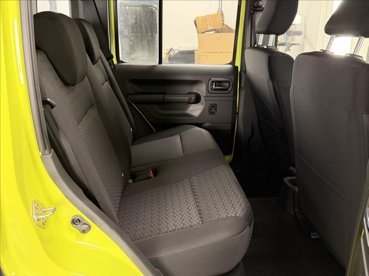 Suzuki Jimny SUV 1,5 l 75 kw