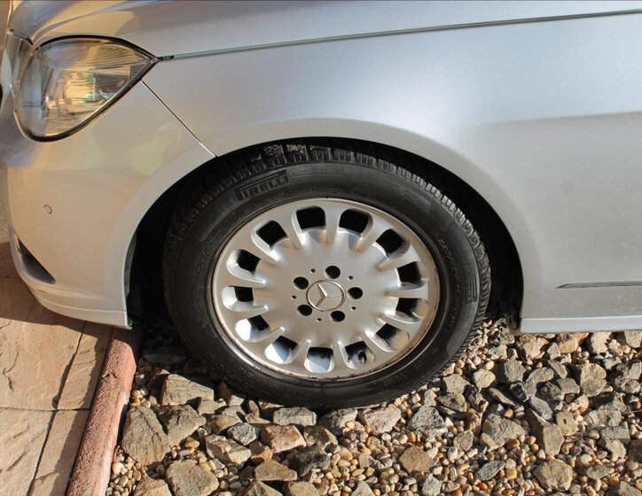 Mercedes-Benz Třídy E Kombi 2,1 l 125 kw