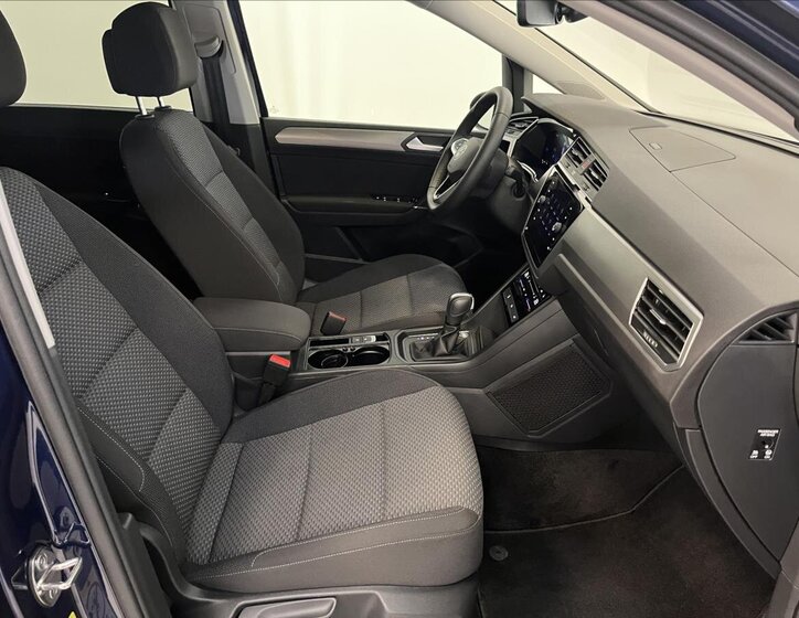 Volkswagen Touran 26