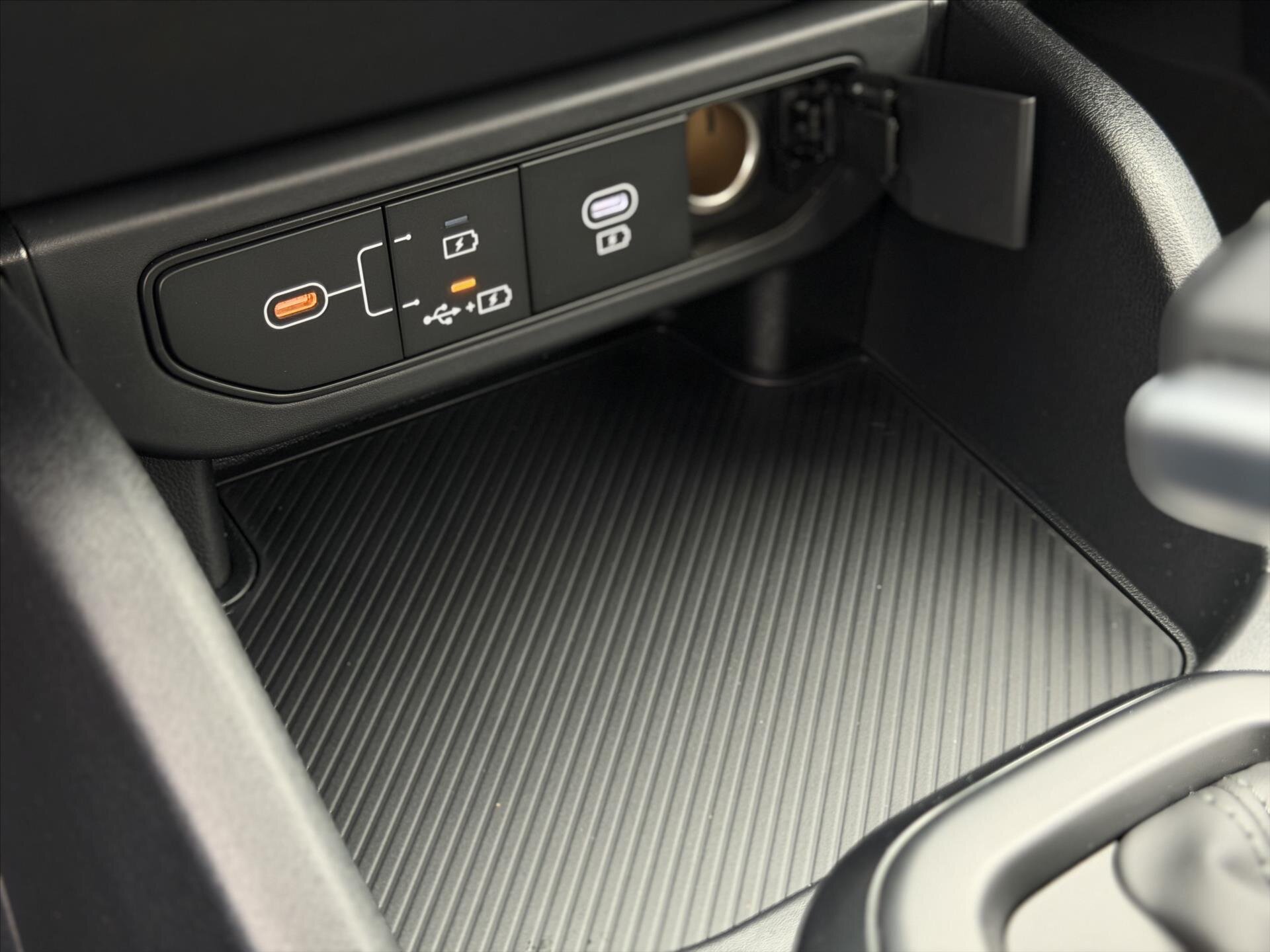 KIA Ostatní Ostatní 1,6 l 110 kw