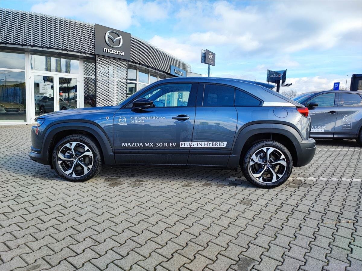 Mazda MX-30 SUV / Terénní 830,0 125 kw
