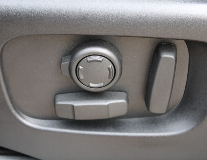 Land Rover Discovery 36