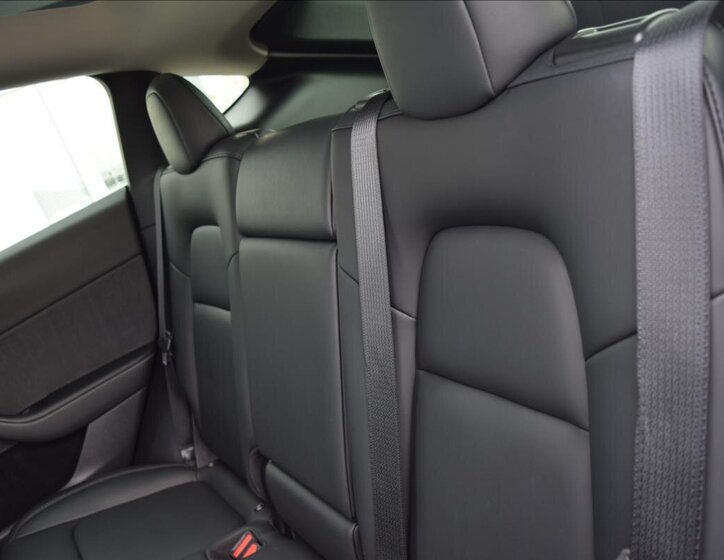 Tesla Model Y SUV / Terénní 0,0 378 kw