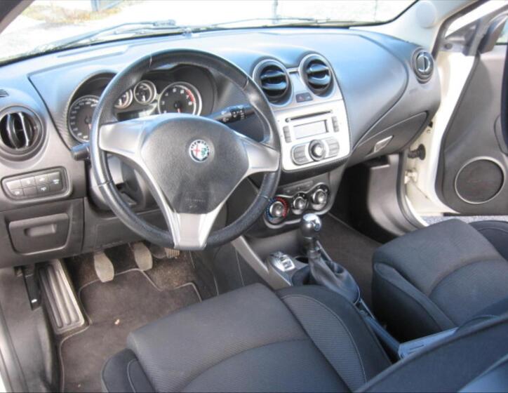 Alfa Romeo MiTo 11