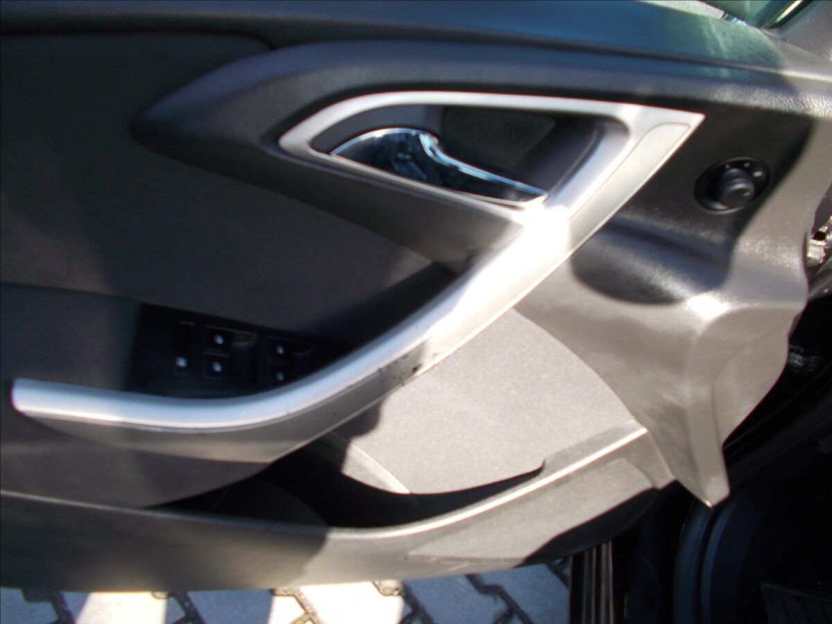 Opel Astra Sedan / Limuzína 1,4 l 103 kw