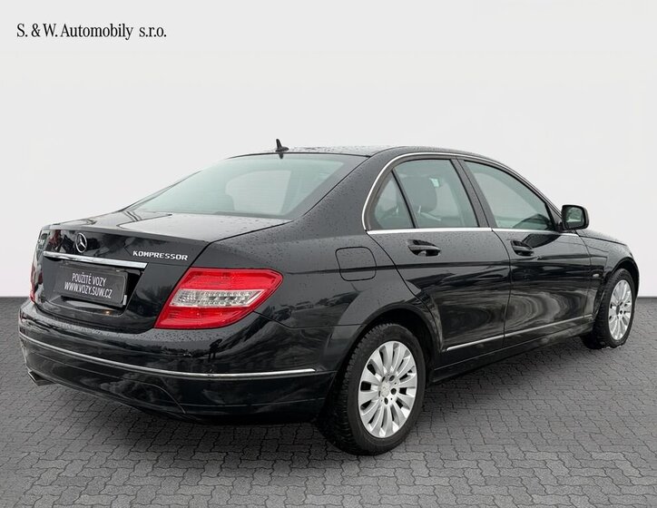 Mercedes-Benz Třídy C Sedan 1,8 l 135 kw