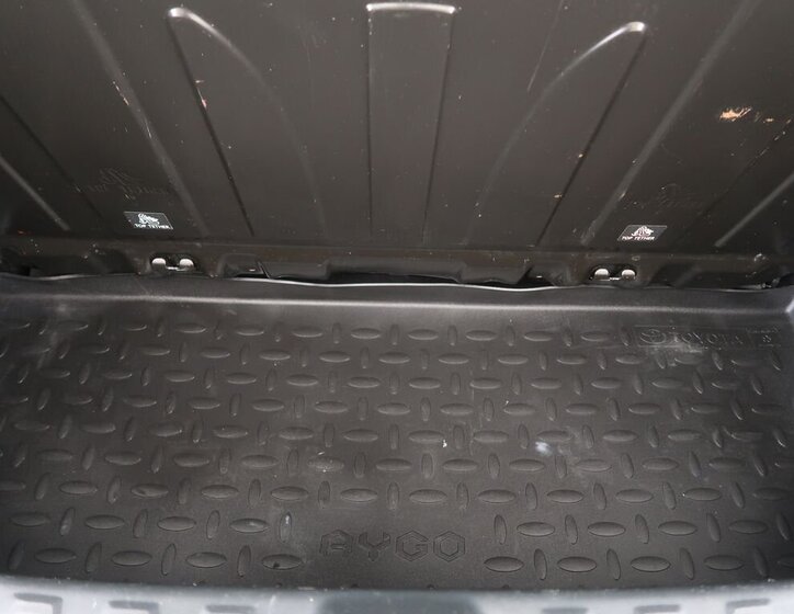 Toyota Aygo Hatchback 998,0 53 kw