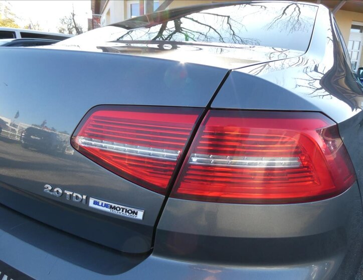 Volkswagen Passat 10