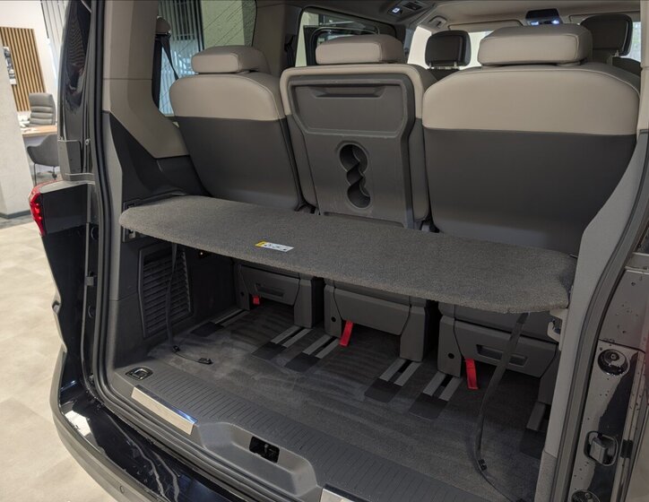 Volkswagen Multivan VAN / Minibus 1,5 l 180 kw
