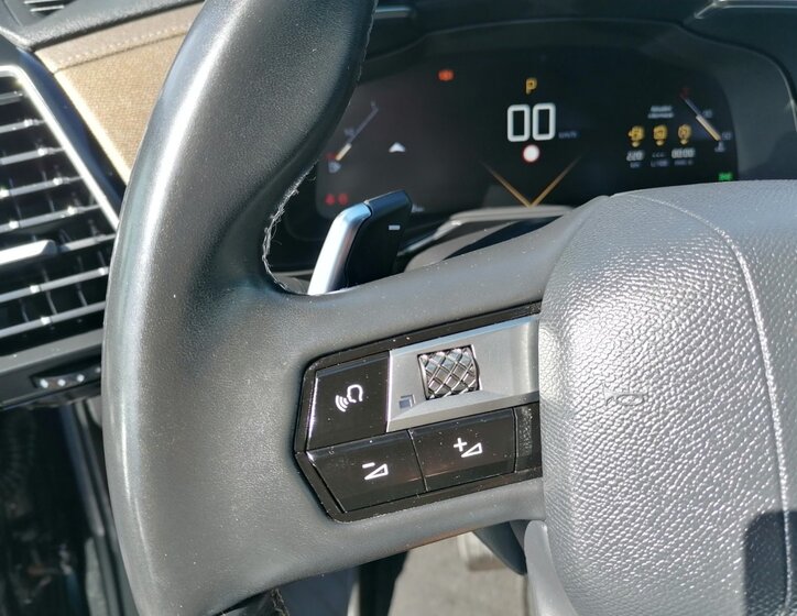 DS Automobiles DS7 Crossback 18